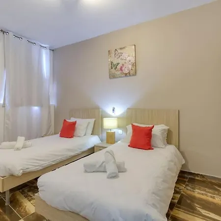 A Lovely 4br With Private Pool & Bbq By 360 Estates Апартаменты *