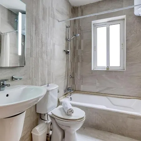 アパート A Lovely 4br With Private Pool & Bbq By 360 Estates Is-Swieqi