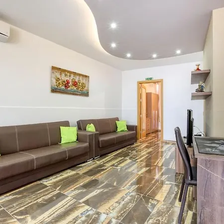 A Lovely 4br With Private Pool & Bbq By 360 Estates アパート Is-Swieqi