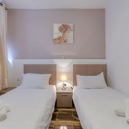 A Lovely 4br With Private Pool & Bbq By 360 Estates Apartment *