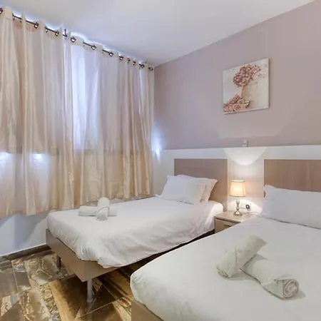 アパート A Lovely 4br With Private Pool & Bbq By 360 Estates Is-Swieqi