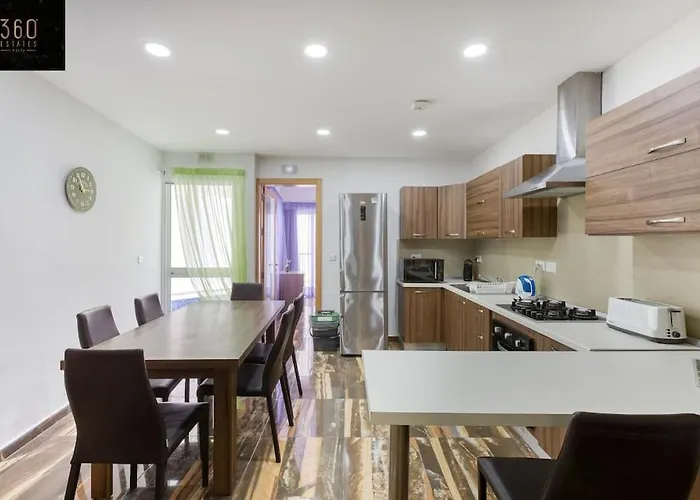 A Lovely 4br With Private Pool & Bbq By 360 Estates Appartamento