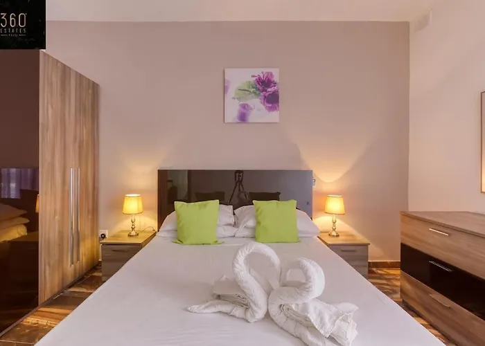 A Lovely 4br With Private Pool & Bbq By 360 Estates